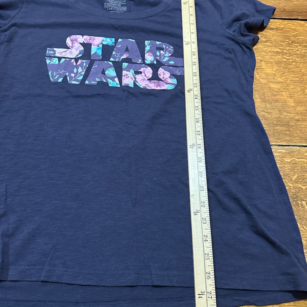 Disney women’s 2X tshirts Star Wars Graphic Tee Bundle - Picture 2 of 8